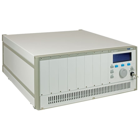 Thorlabs · PRO8000-4 8スロット高出力モジュール式ラックシャーシ、32 A